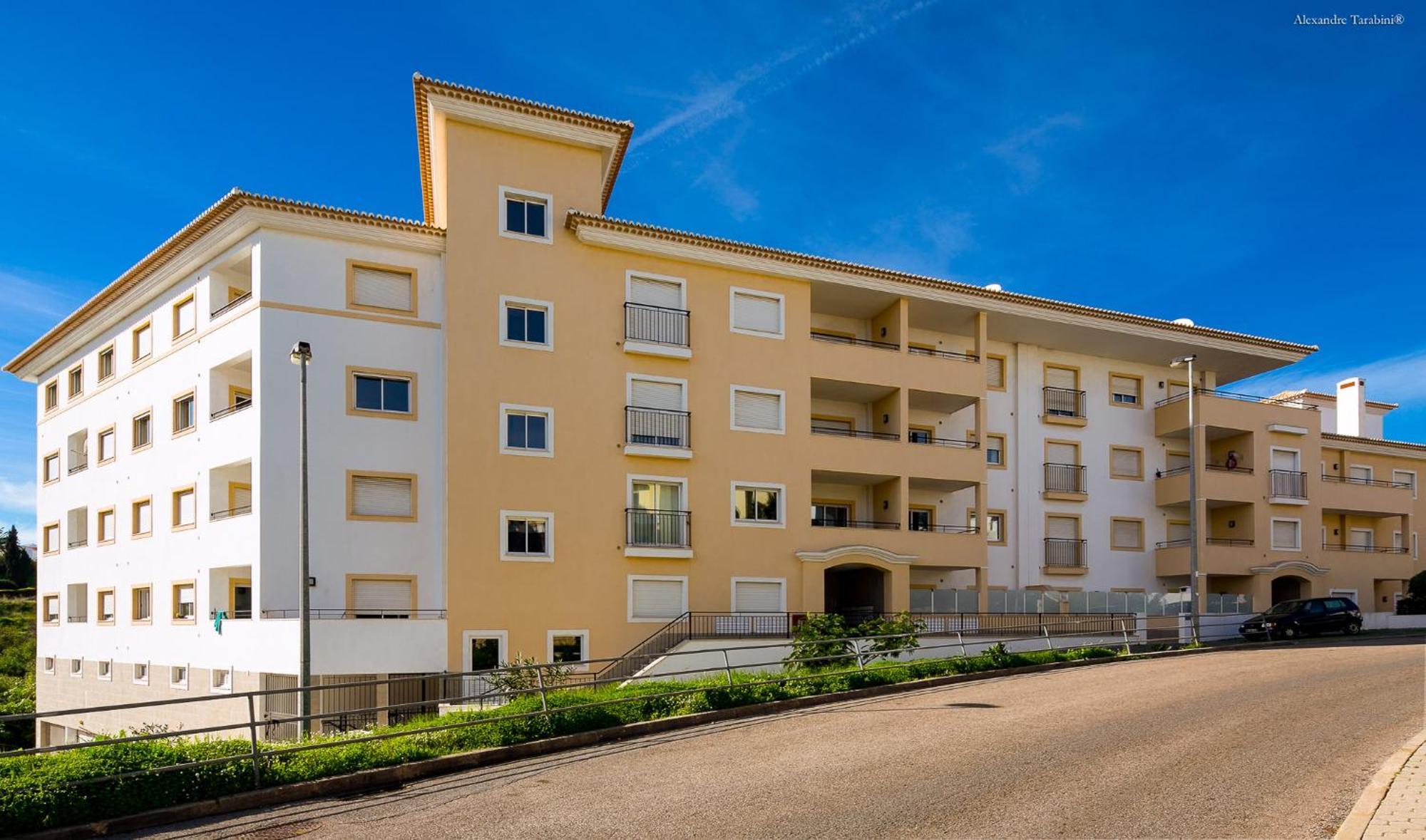 A04 - Large Modern 1 Bed With Pool Apartamento