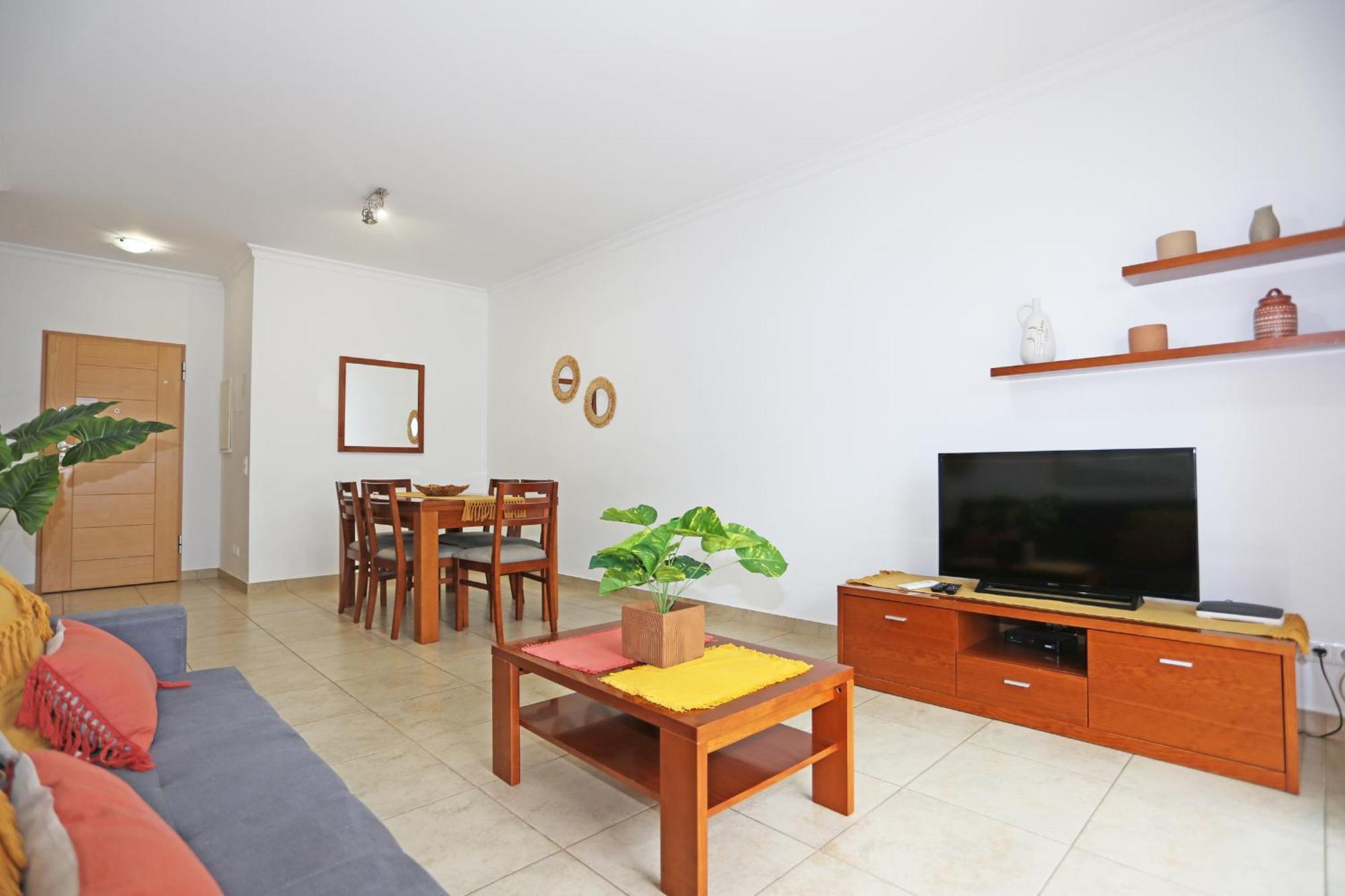 Apartamento A04 - Large Modern 1 Bed With Pool